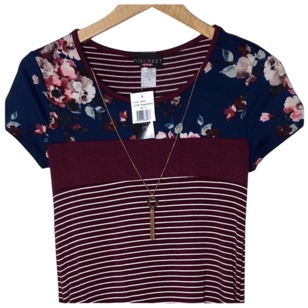 NWT Discreet Womens Floral and Striped Tunic Top with Detachable Necklace - Picture 6 of 6